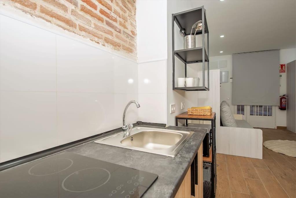 Estudio En Palacio La Latina مدريد المظهر الخارجي الصورة