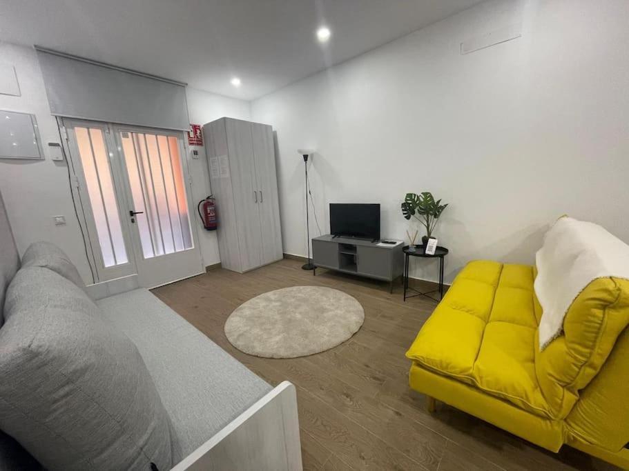 Estudio En Palacio La Latina مدريد المظهر الخارجي الصورة