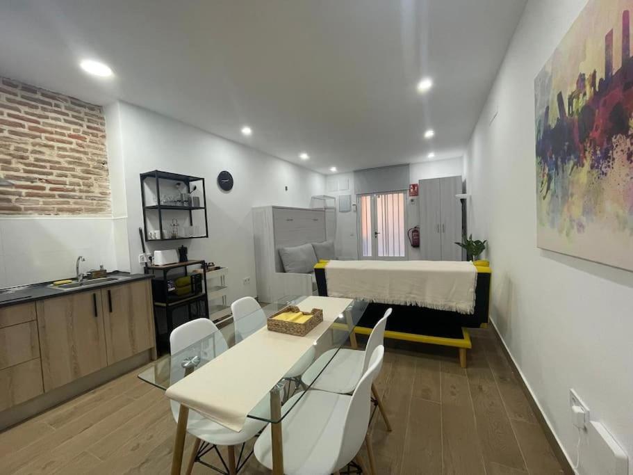Estudio En Palacio La Latina مدريد المظهر الخارجي الصورة