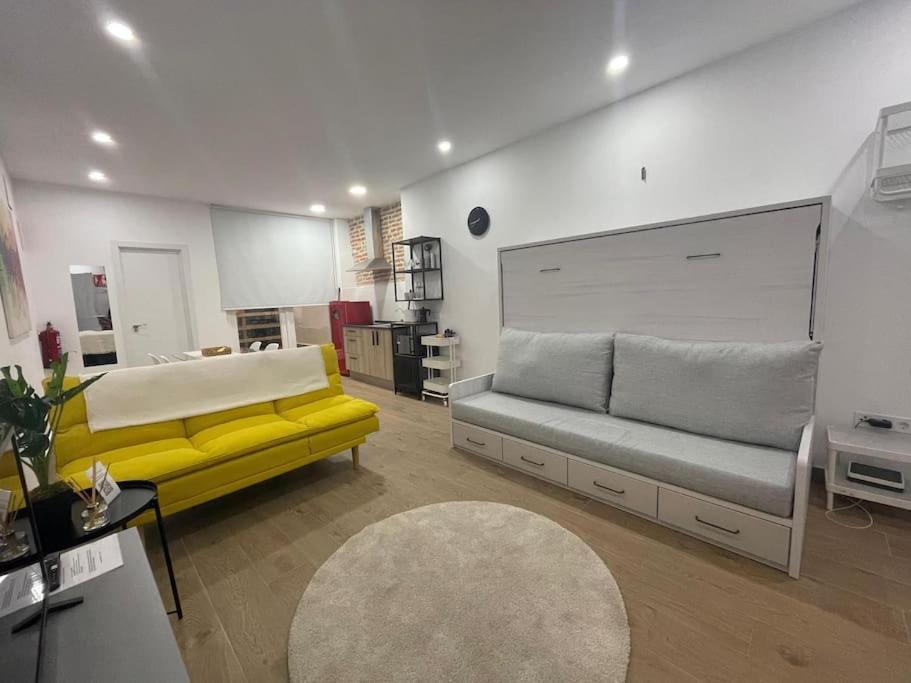 Estudio En Palacio La Latina مدريد المظهر الخارجي الصورة