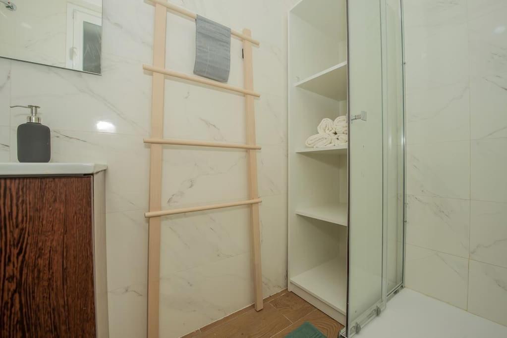 Estudio En Palacio La Latina مدريد المظهر الخارجي الصورة
